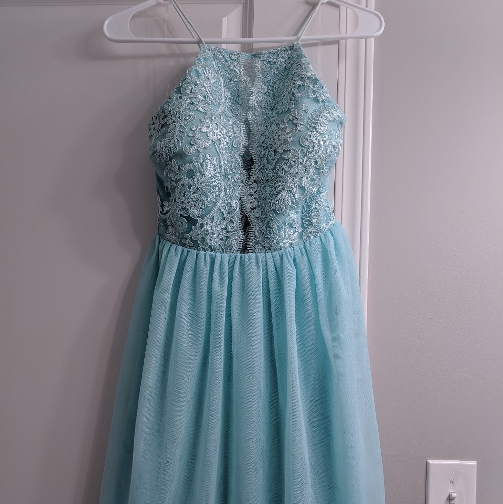 Formal Dress - Picture 1 of 8